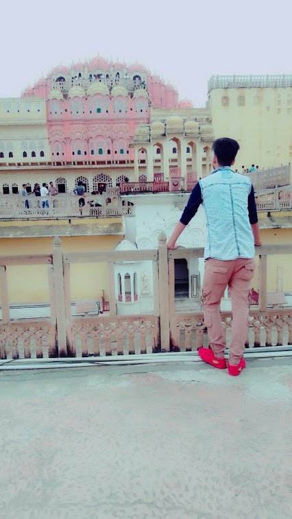 Know About StayMeOnline & Our Team Ravi Dixit Hawa Mahal Jaipur