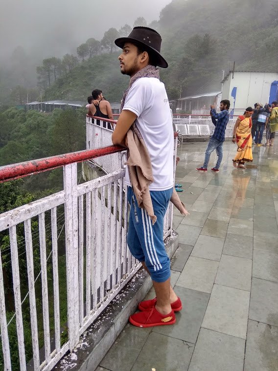 Know About StayMeOnline & Our Team Vaishno debvi